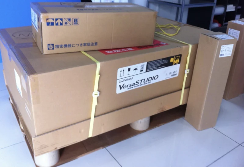 Roland VersaSTUDIO BN-20A Desktop Inkjet Printer/Cutter