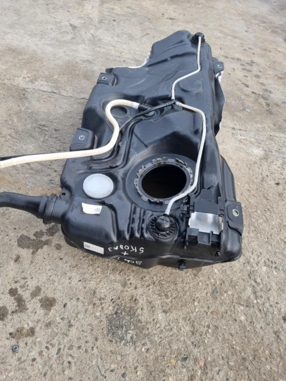Rezervor benzina 5Q0201085E / 5Q0201060GH Skoda Octavia III Combi 1.4 TSI CHPB 150 cai