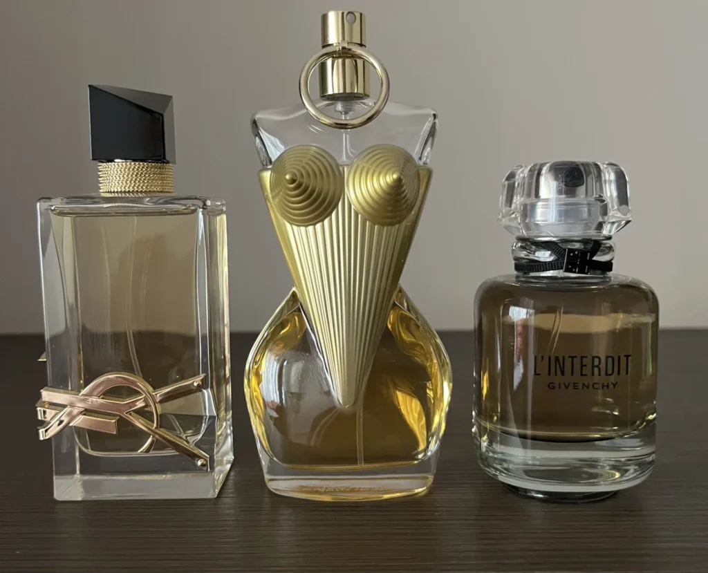Vând parfumuri. Autentice.