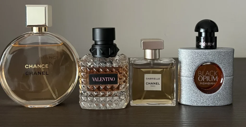 Vând parfumuri. Autentice.