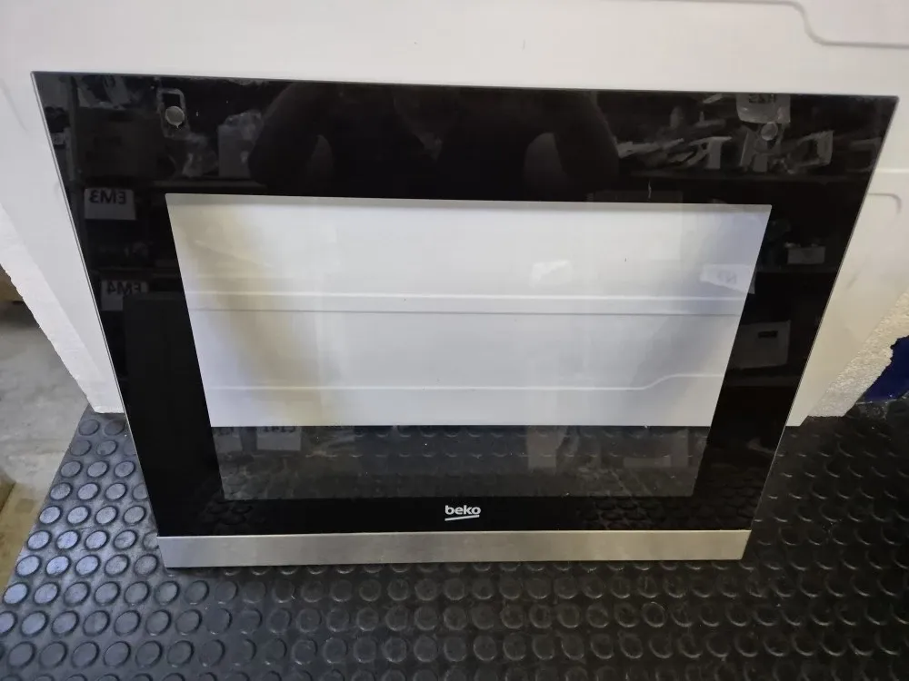 Geam exterior cuptor incorporabil Beko 59 x 46 cm seriile BIM si BIE 210442643 in stare buna / B1