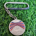 Breloc de colectie fotbal – FC BARCELONA (1899-1974 aniversare 75 de ani) – varianta 2