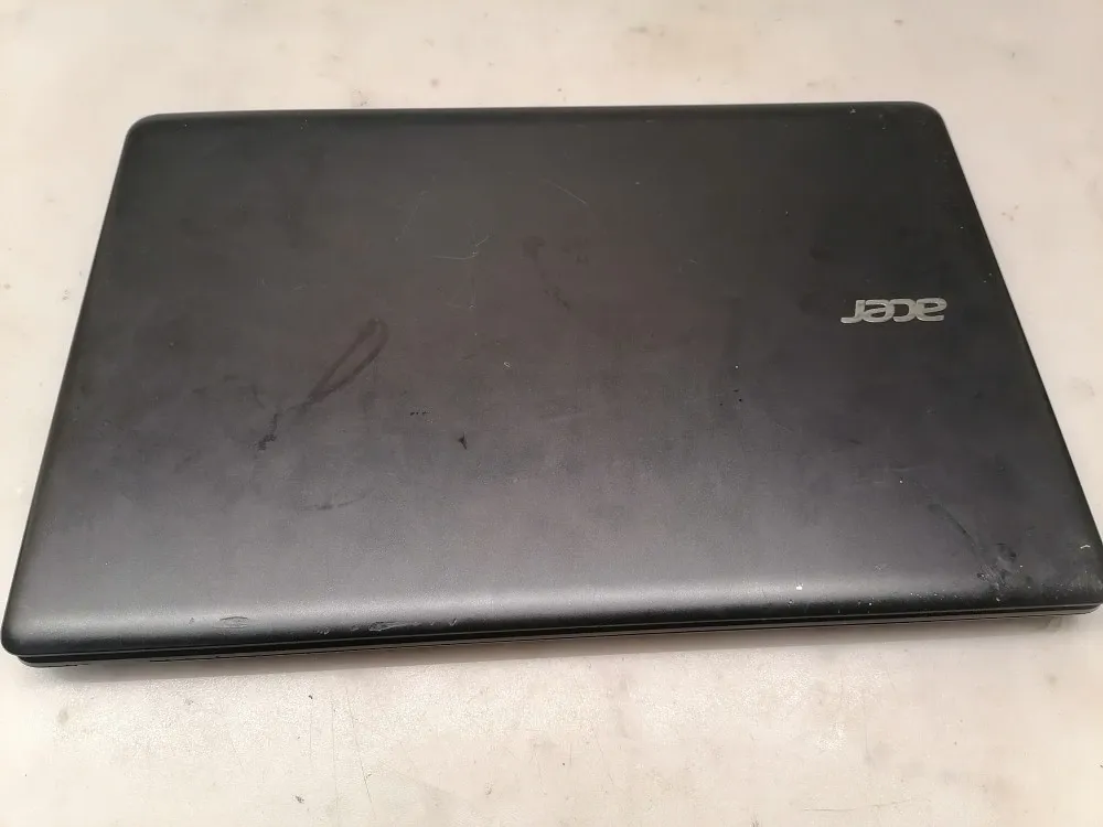 carcasa completa laptop ACER E1 522 , stare buna