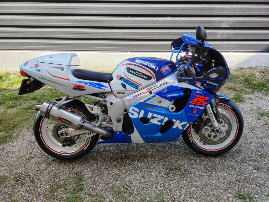 SUZUKI GSXR 600 ! ca NOU
