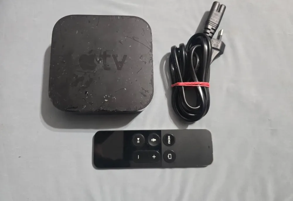 Mediaplayer original Apple TV HD Generatia 4 Model A1625 32GB, 1080p HD