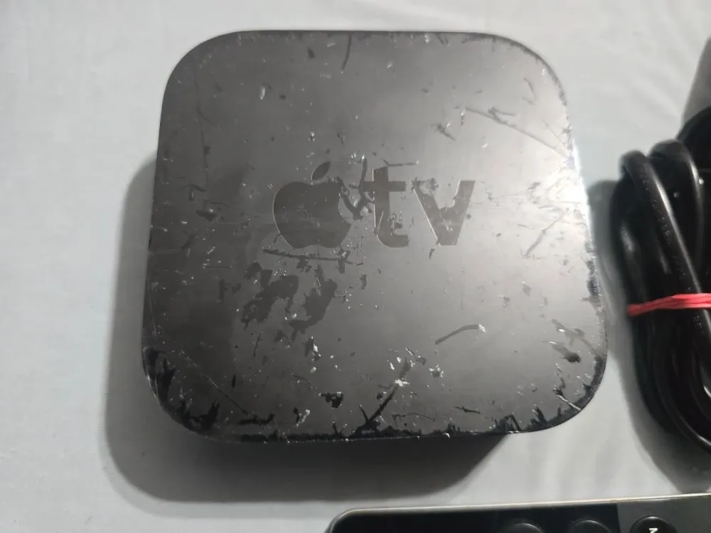 Mediaplayer original Apple TV HD Generatia 4 Model A1625 32GB, 1080p HD