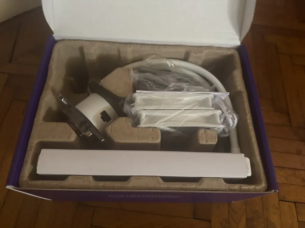 NZXT KRAKEN 240 RGB AIO cu afișaj LCD