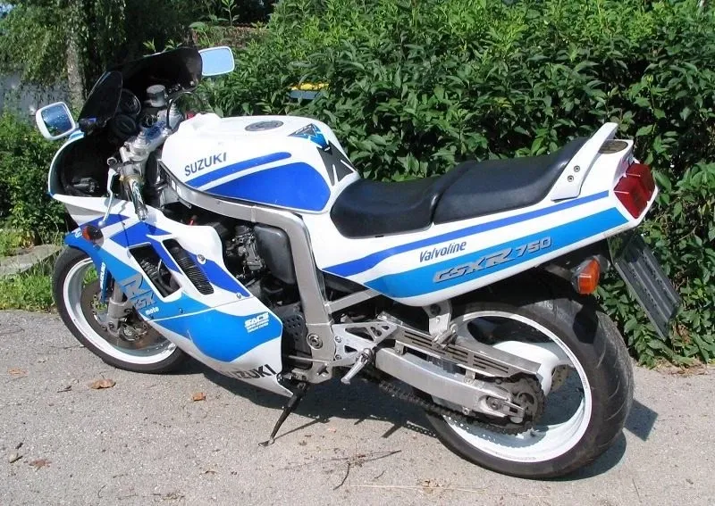 PIESE suzuki gsxr 750 / ulei / lichid