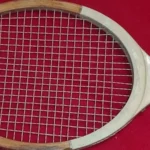 Racheta tenis camp din lemn REGHIN NEPTUN alba – lungime 68.5 cm ( necesita grip )