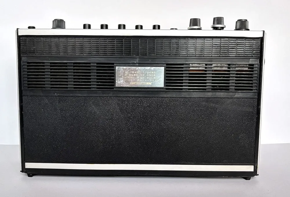 Radio portabil romanesc GLORIA 3 / TEHNOTON, functional