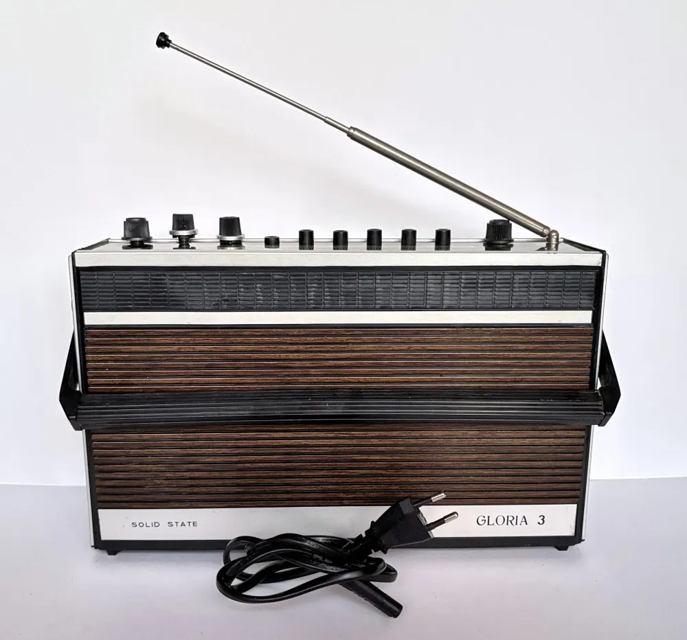 Radio portabil romanesc GLORIA 3 / TEHNOTON, functional