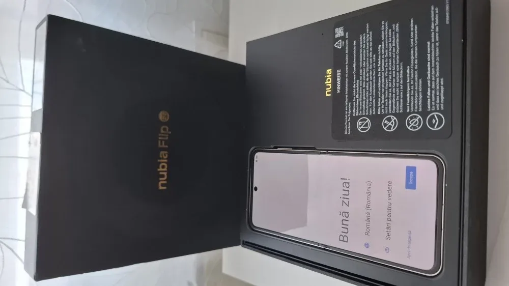 Telefonul pliabil Nubia Flip ,încă in garantie!